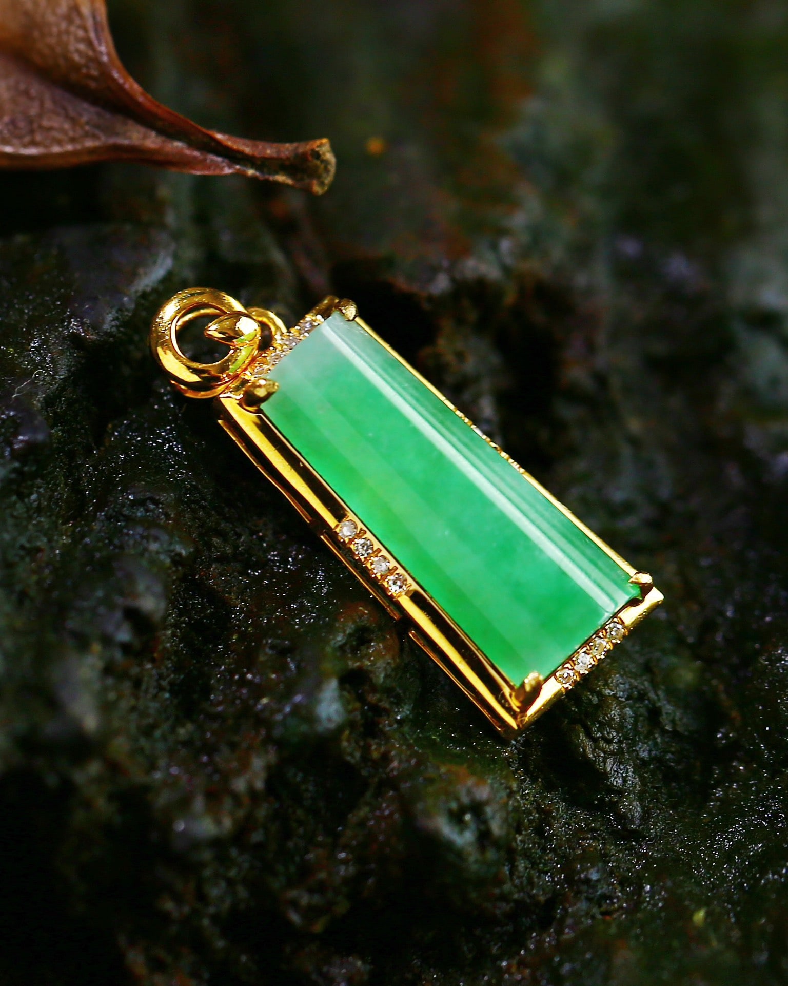 18K Gold Inlay Green Jadeite Lucky Pendant - 3