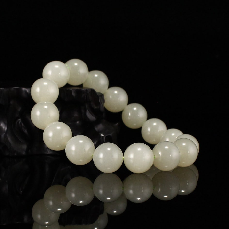 12mm Hetian Jade Beads Bracelet Bangle: Title: 12mm Hetian Jade Beads Bracelet Bangle Origin: Chinese Date/Period: After2020 Materials: Hetian Jade Dimensions: 12(mm) 0.47(inches) Weight 0.09 lbs/42g Reserve: $60.00 Shipping: Domest