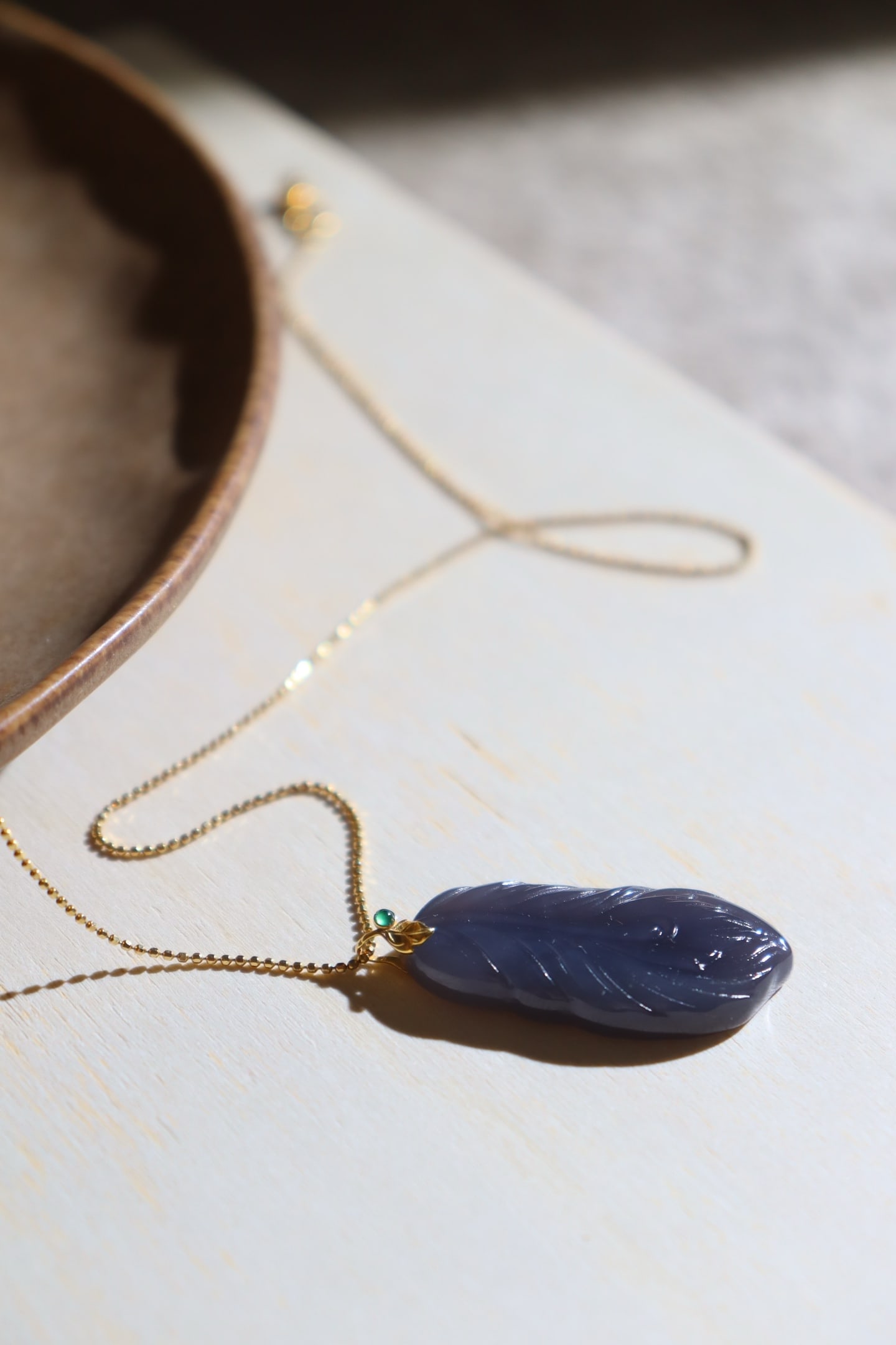 18K Gold Inlay Hetian Jade Pendant - Plume - 3