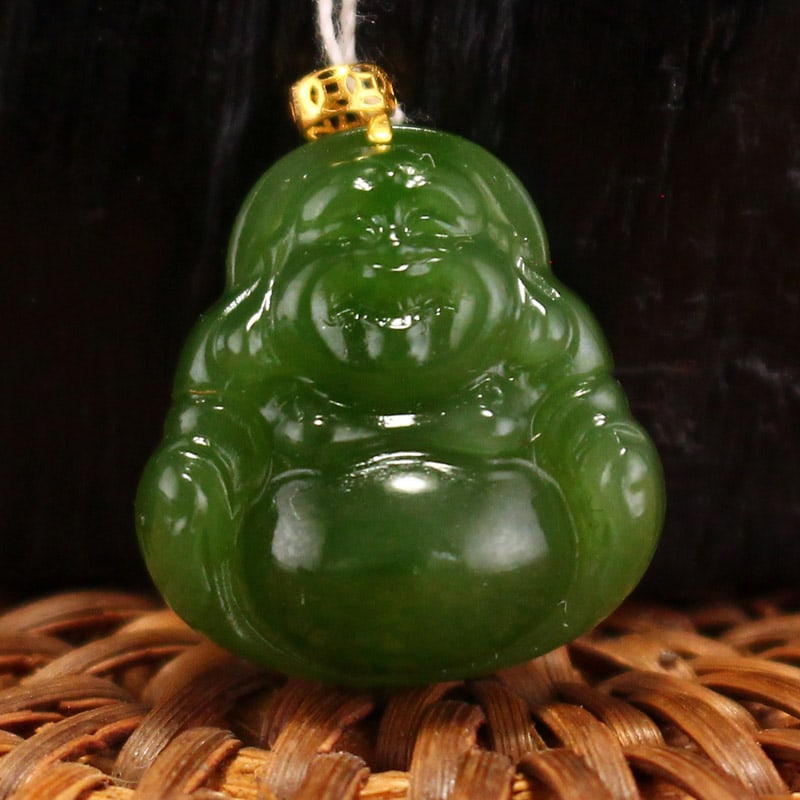 Green Hetian Jade Pendant - Laughing Buddha: Title: Green Hetian Jade Pendant - Laughing Buddha Origin: Chinese Date/Period: After2020 Materials: Hetian Jade Dimensions: 25x16x3(mm) 0.98x0.63x0.12(inches) Weight 0.004 lbs/2g Reserve: $80.00 Sh
