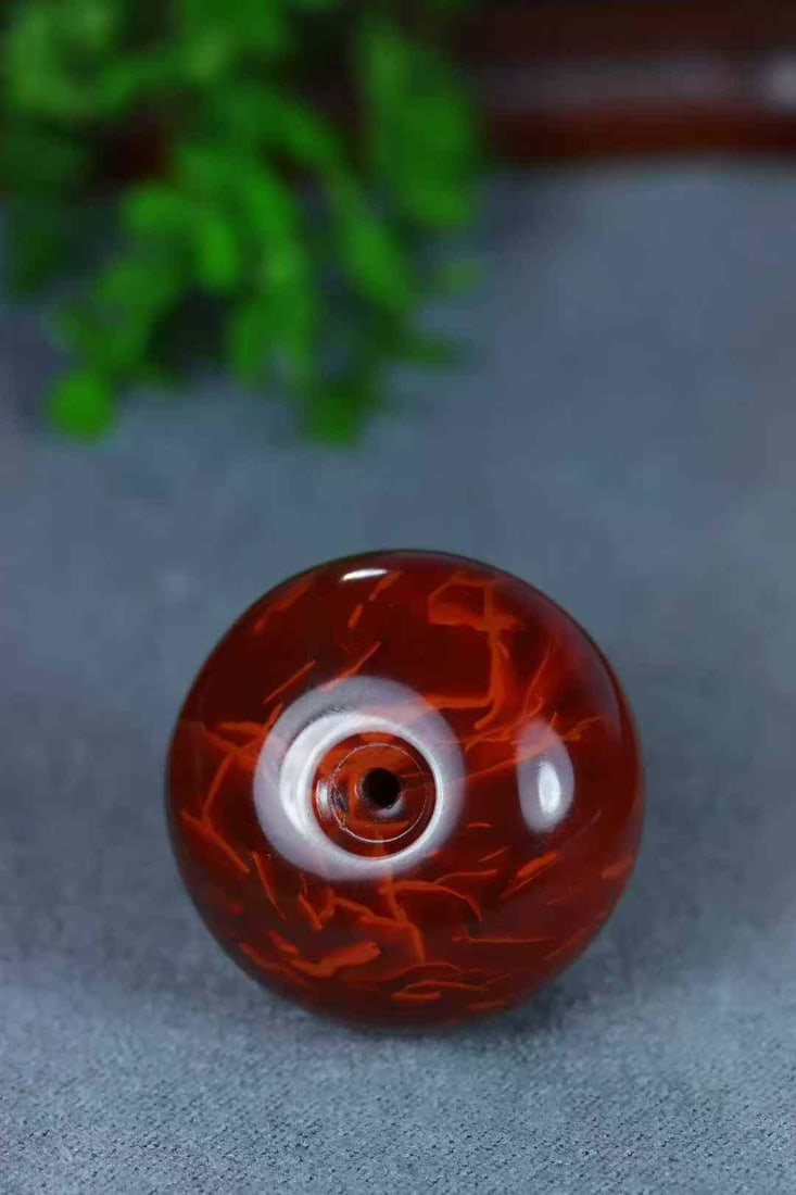 Nanhong Agate Lucky Pendant with Certificate: Title: Nanhong Agate Lucky Pendant with Certificate Origin: Chinese Date/Period: After2025 Materials: Nanhong Agate Dimensions: 25.6x17.5(mm) 1.01x0.69(inches) Weight 0.04 lbs/17.8g Reserve: