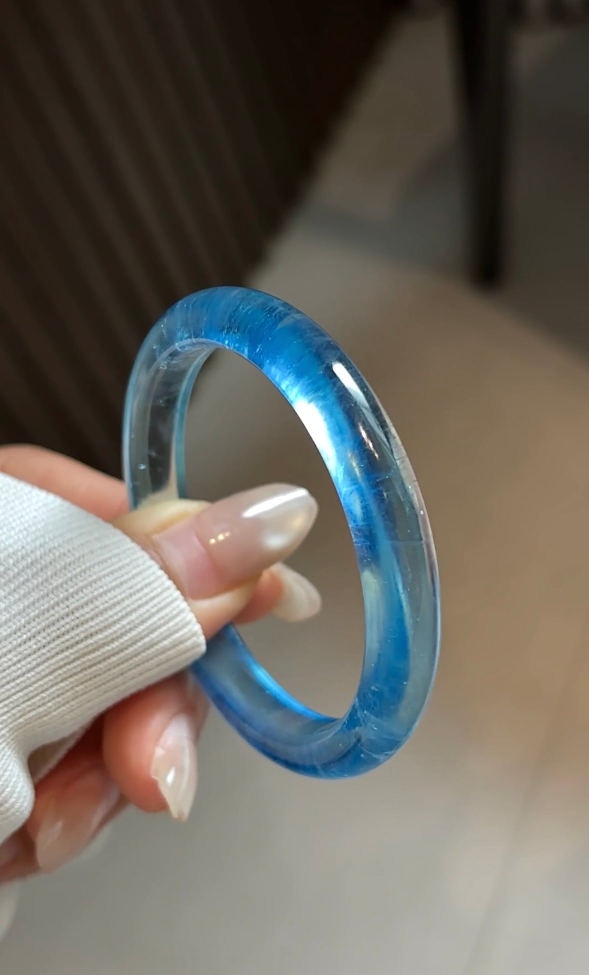 Inside Diameter 51.3mm Aquamarine Bracelet Bangle: Title: Inside Diameter 51.3mm Aquamarine Bracelet Bangle Origin: Chinese Date/Period: After2025 Materials: Aquamarine Dimensions: 51.3x8.5x7.2(mm) 2.02x0.33x0.28(inches) Weight 0.05 lbs/24.6g Reserve: