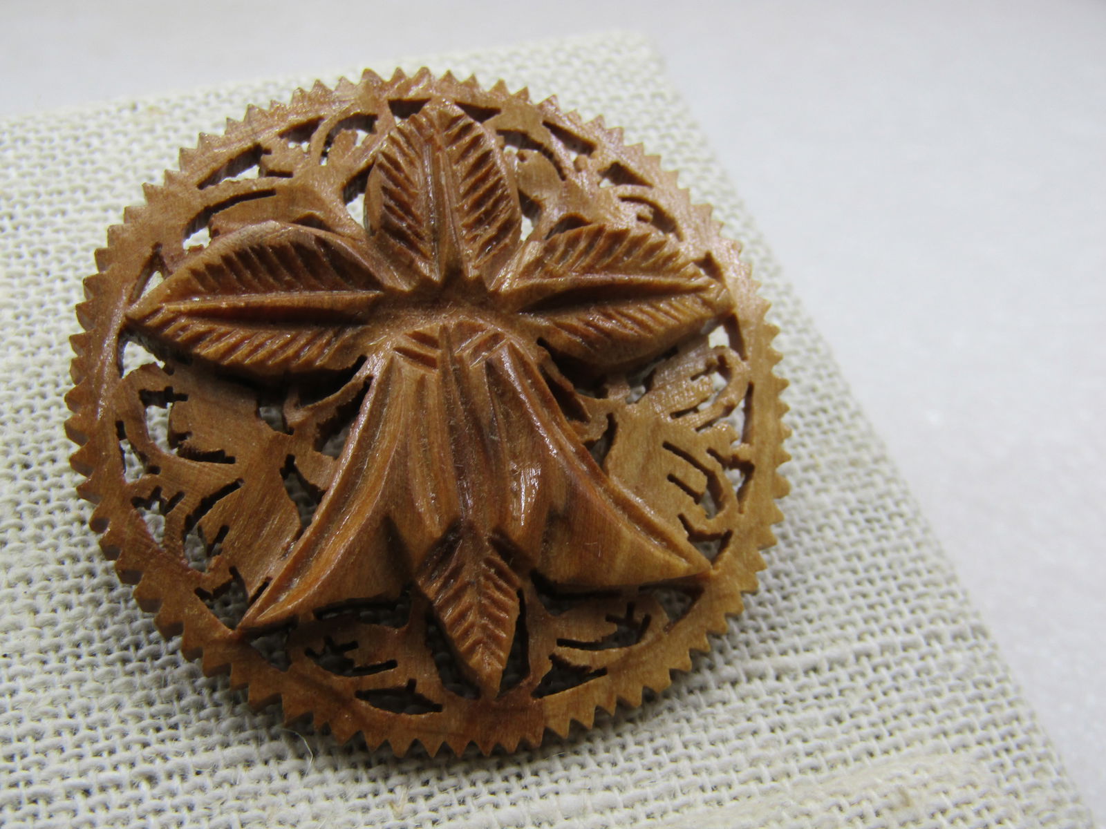 Vintage Wood Carved Tulip Brooch, Bethlehem Souvenier - 2