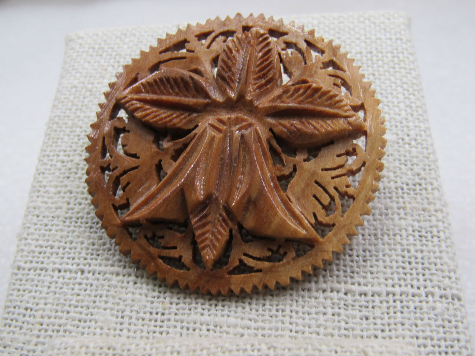 Vintage Wood Carved Tulip Brooch, Bethlehem Souvenier - 3