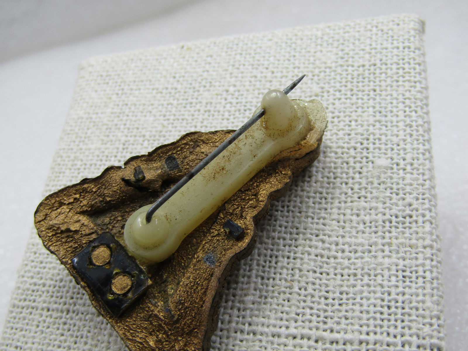 Vintage Gold Painted Rose Triangular Brooch, Plastic, 1910-1920's - 4