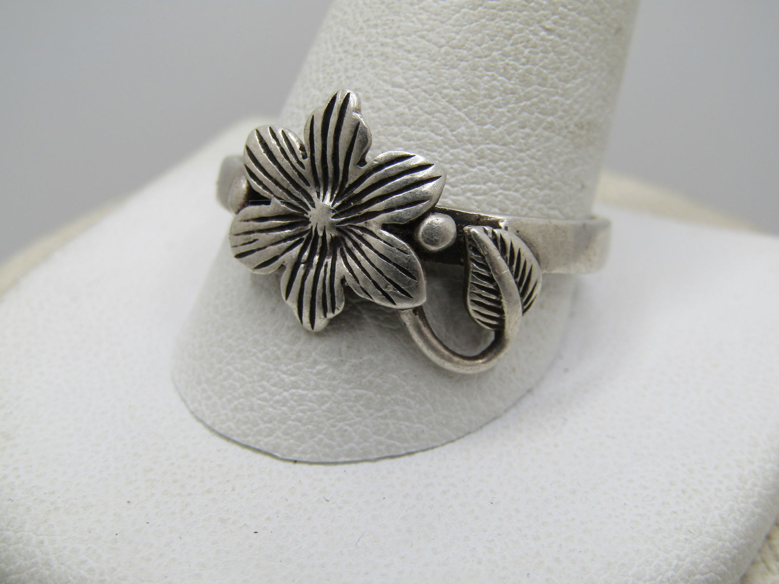 Vintage Floral Blossom Stem Ring, Sz 13.5, 1970's-1980's - 2
