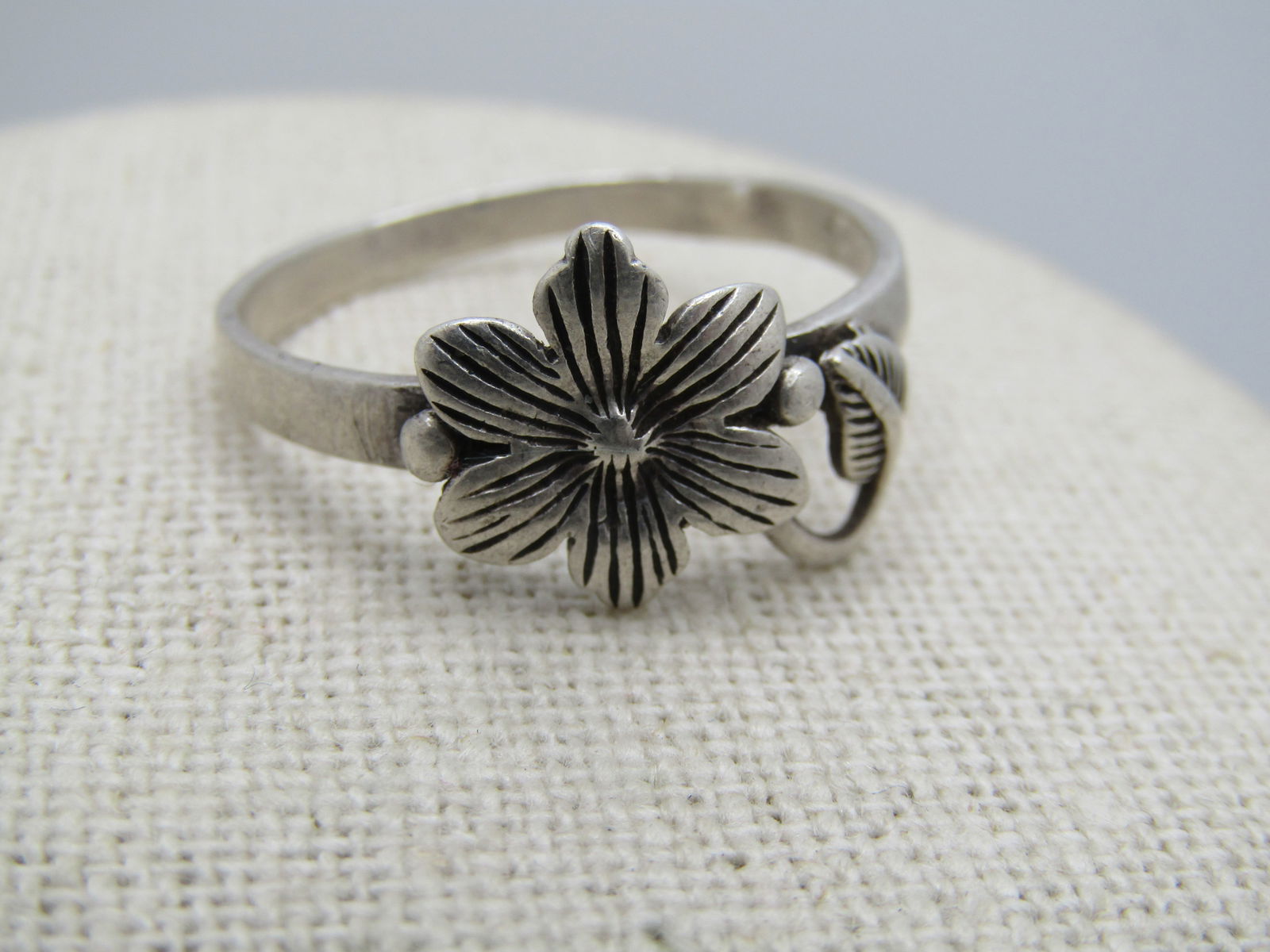 Vintage Floral Blossom Stem Ring, Sz 13.5, 1970's-1980's - 5