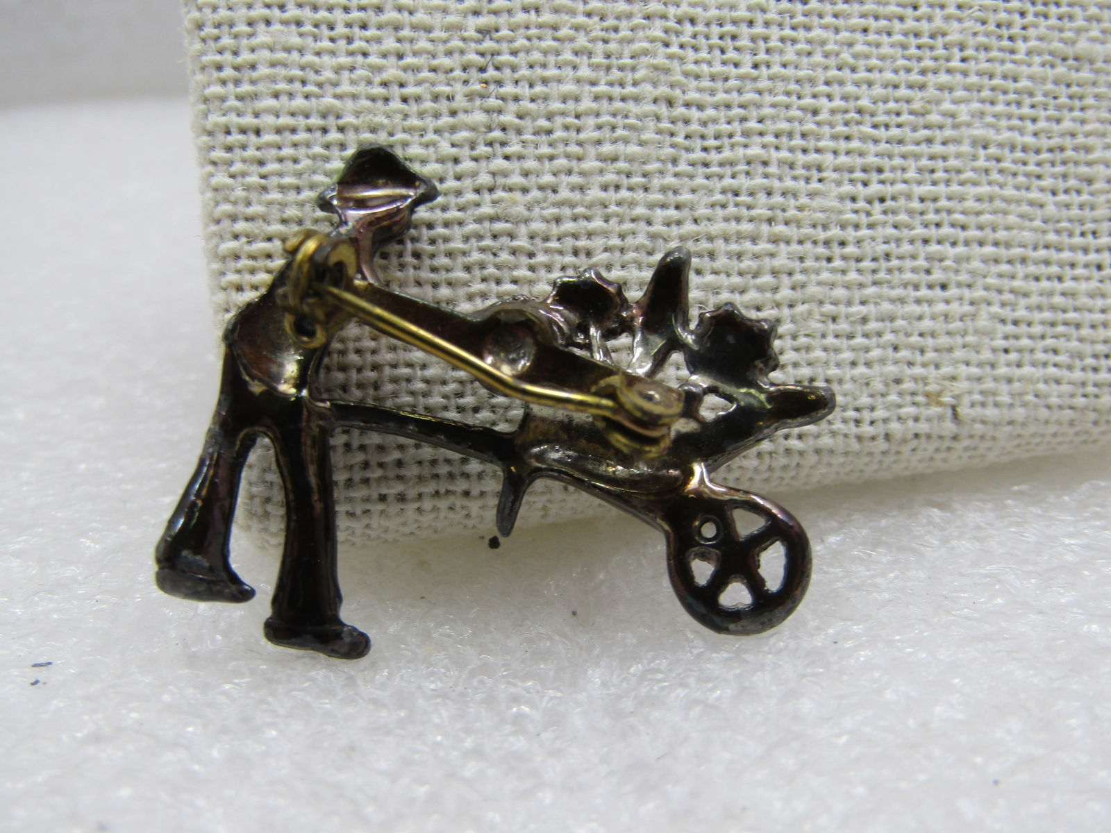 Vintage Enameled Flower Gardener Brooch, 1950's-1960's. - 5