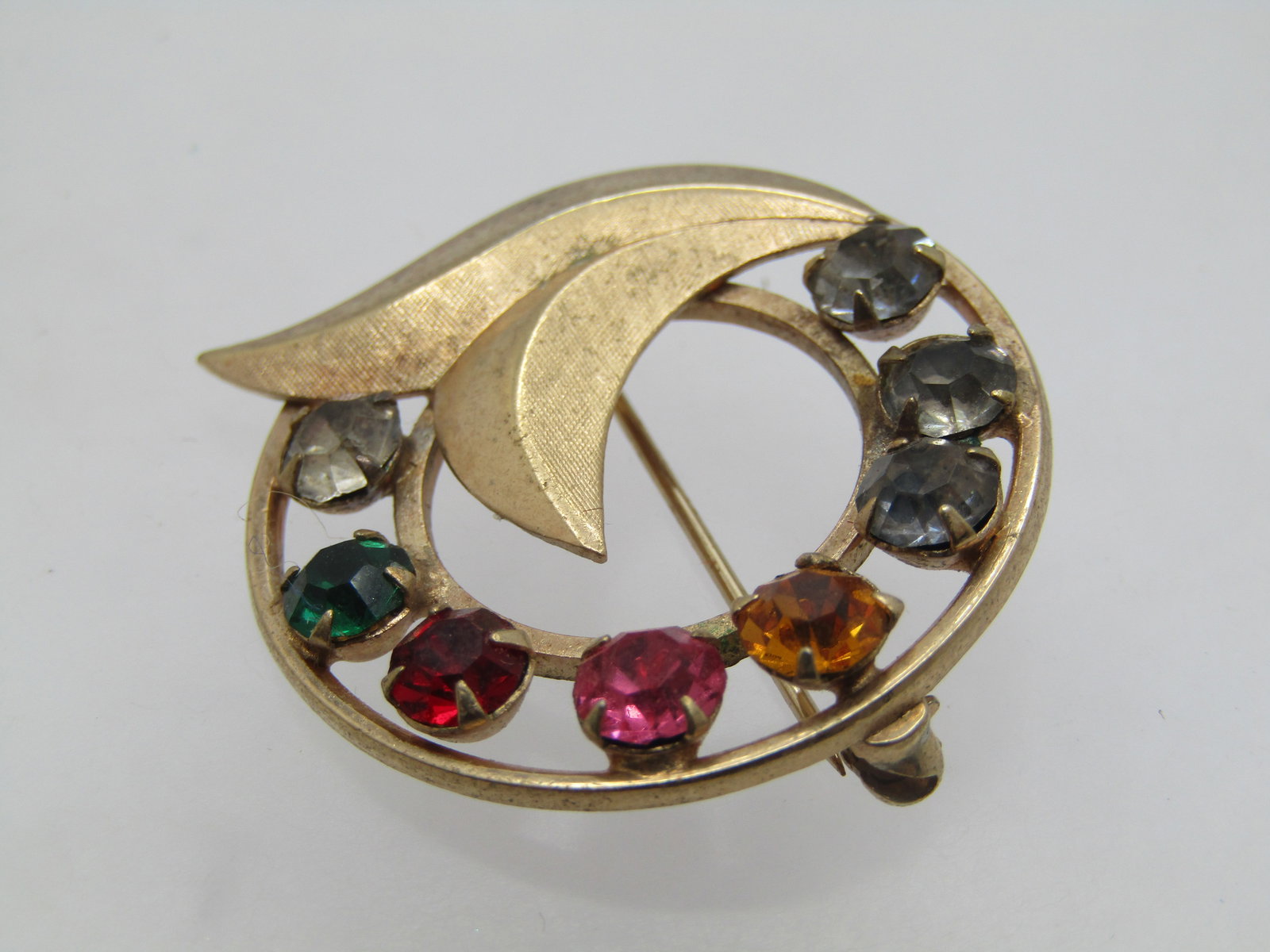 Vintage 12kt G.F. Rhinestone Floral/Leaf Circle Brooch, Catamore, 1960's - 3