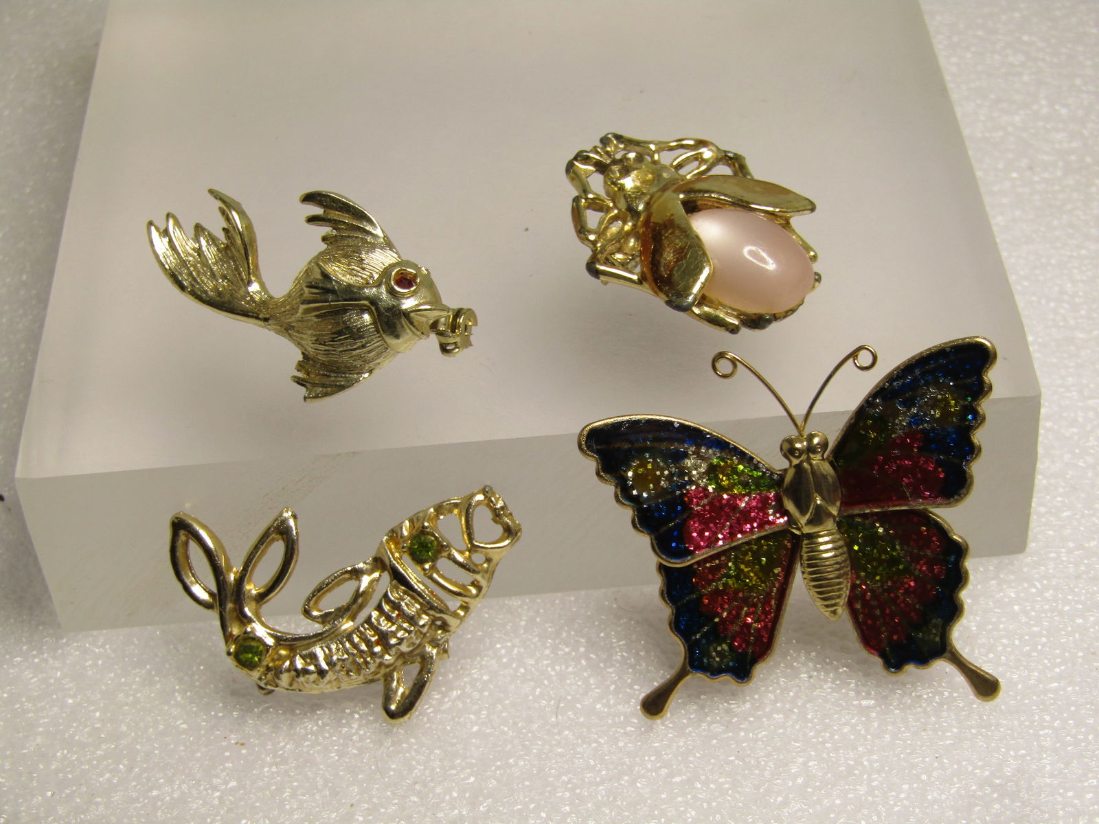 Vintage Lot of Animal Brooches, 4, Butterfly, two Fish, Bee, 1960's - 2