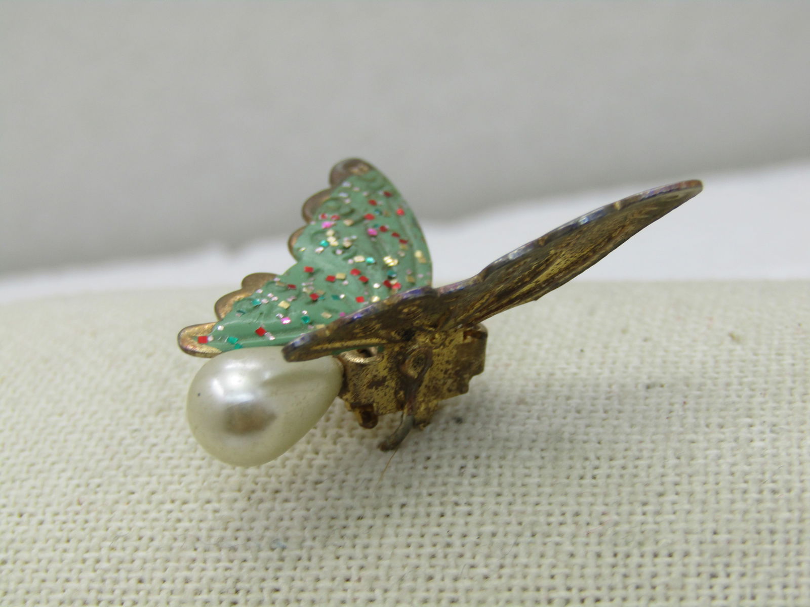 Vintage Green Enameled Butterfly Fur/Dress Clip, Faux Pearl, Early 1900's - 4