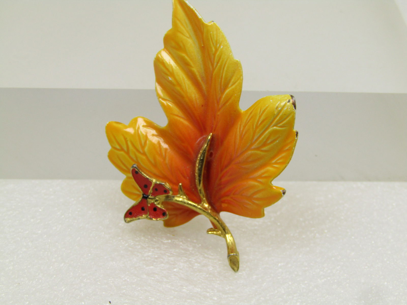Vintage Enameled Maple Leaf & Butterfly Brooch, 1960's - 3