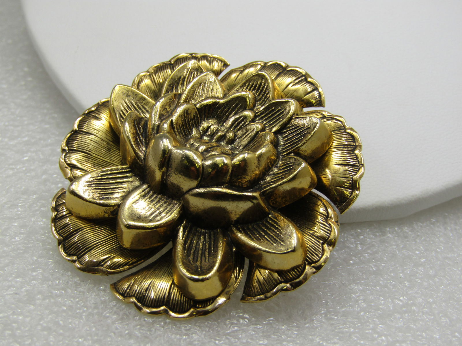 Vintage Large Lotus Blossom Brooch, Gold Tone, Magnetic Clasp - 3
