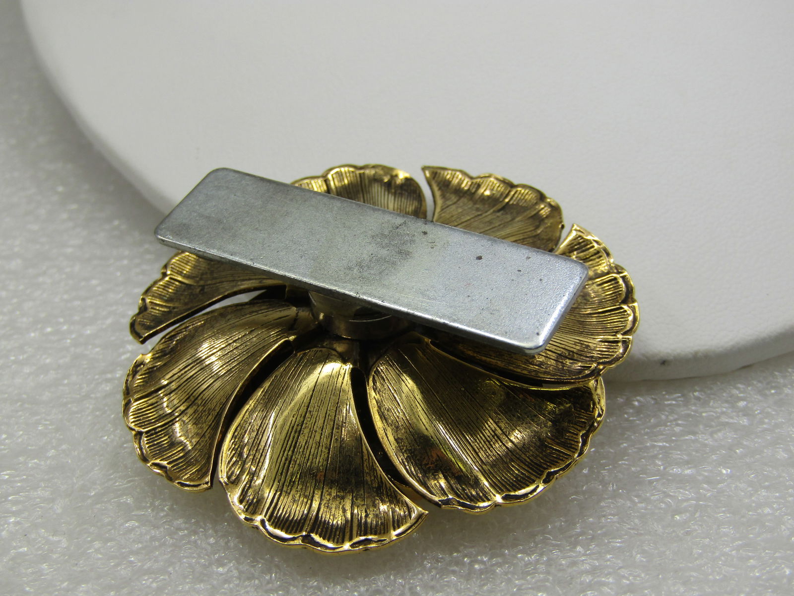 Vintage Large Lotus Blossom Brooch, Gold Tone, Magnetic Clasp - 5