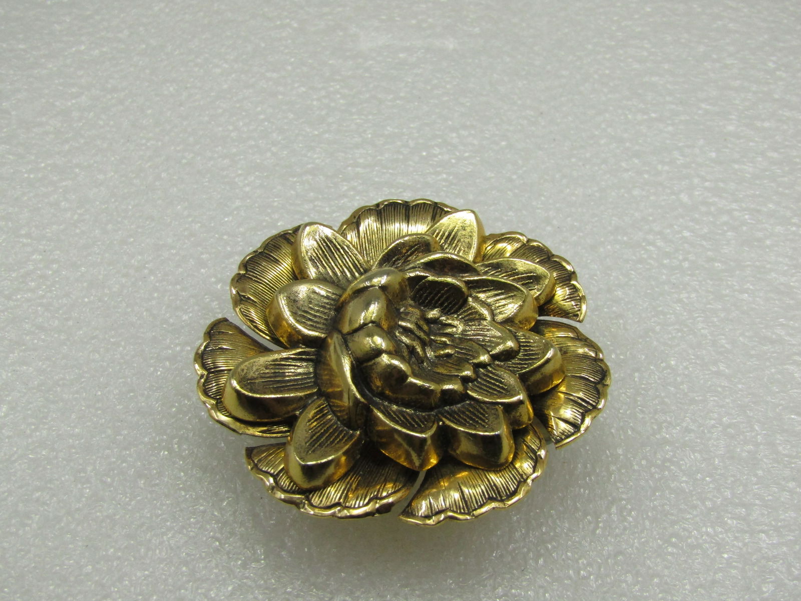 Vintage Large Lotus Blossom Brooch, Gold Tone, Magnetic Clasp - 7
