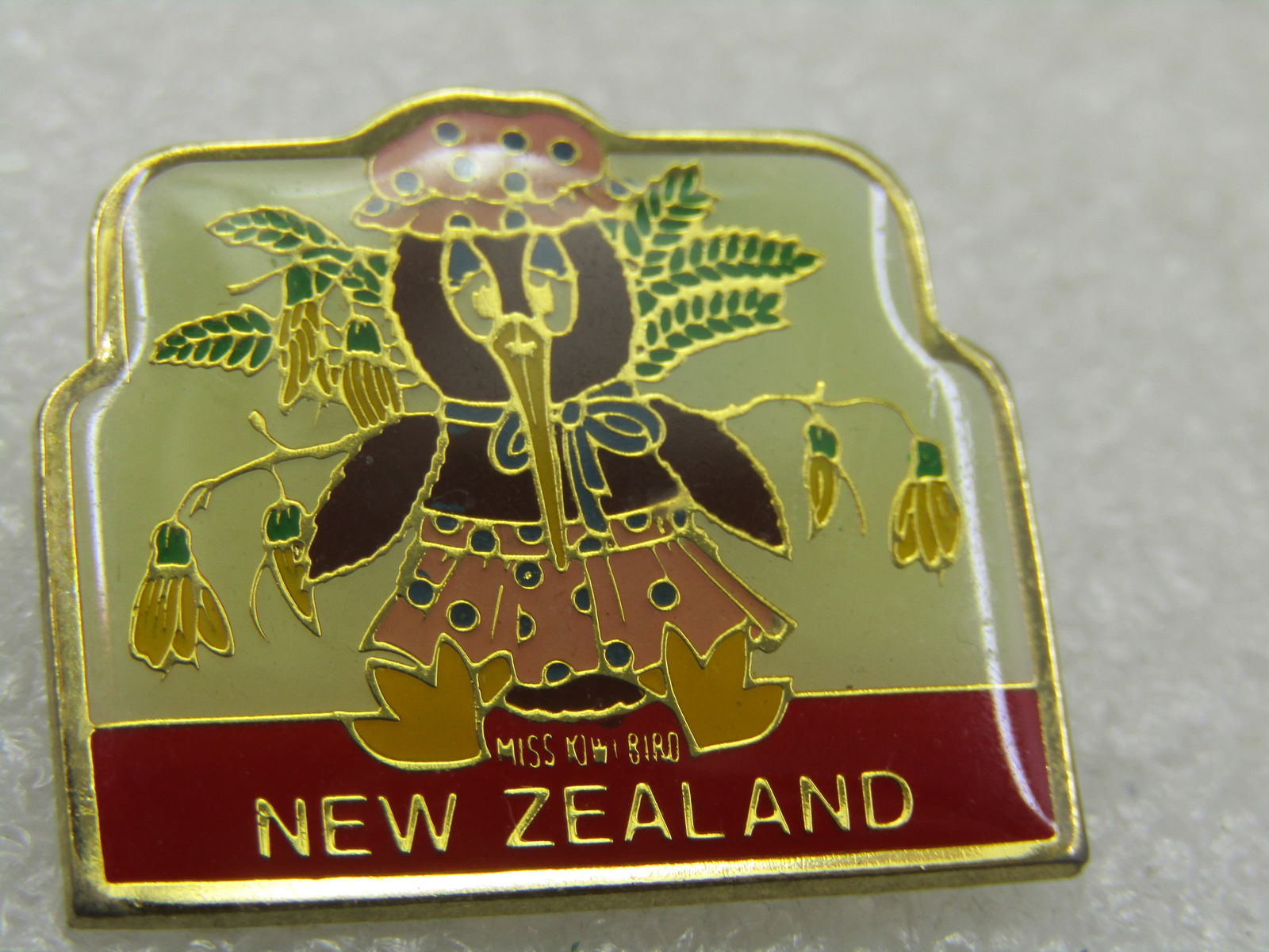 Vintage Miss Kiwi Bird Souvenier Brooch, New Zealand, Enameled,,1" - 5