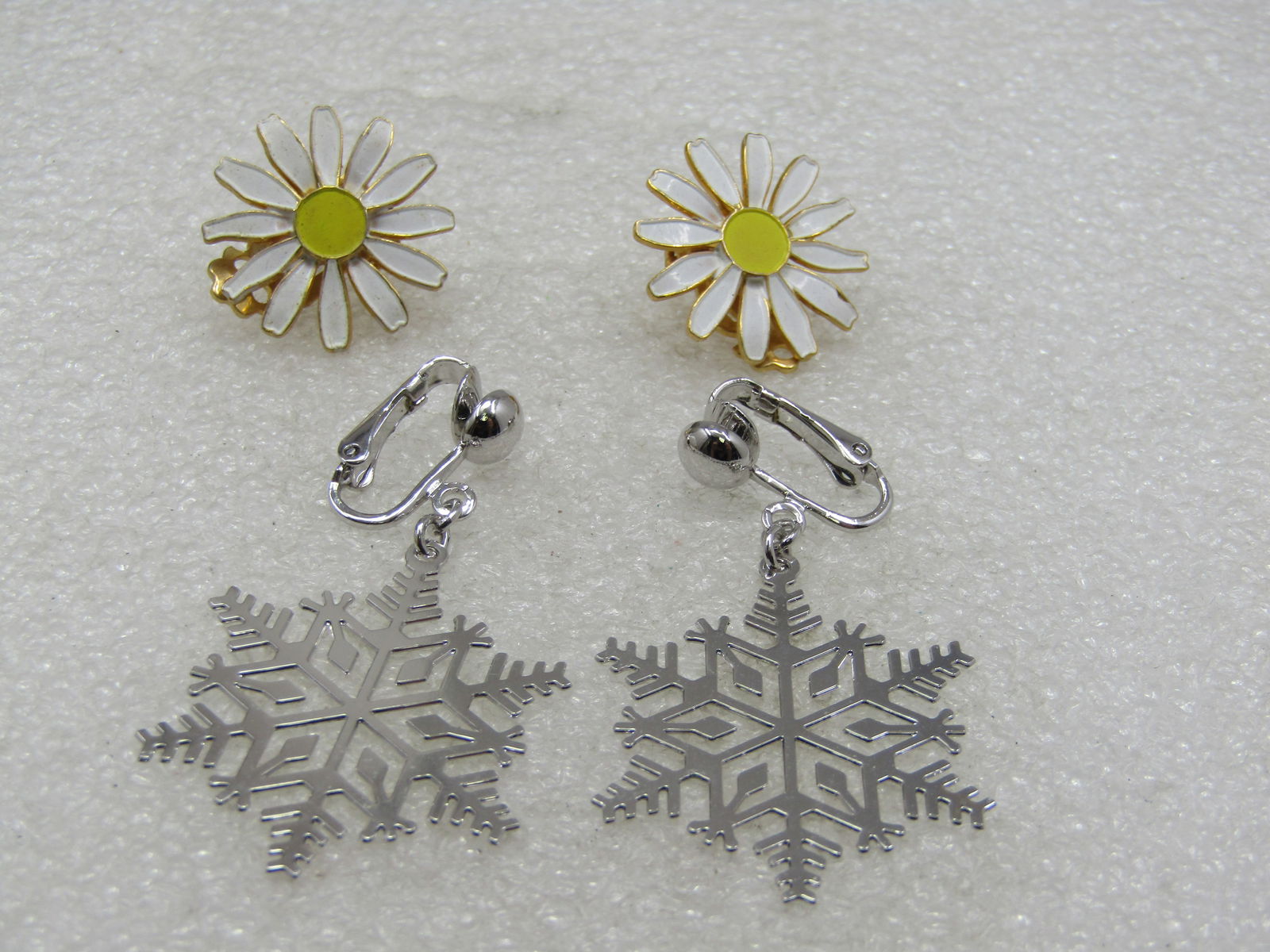 Vintage Daisy & Snowflake Earrings. Clip, 2 Pr. - 4