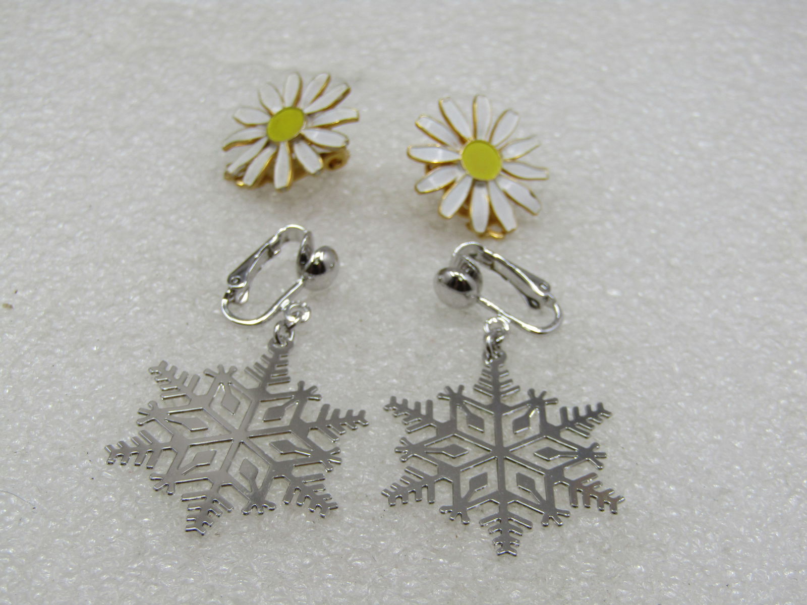 Vintage Daisy & Snowflake Earrings. Clip, 2 Pr. - 5