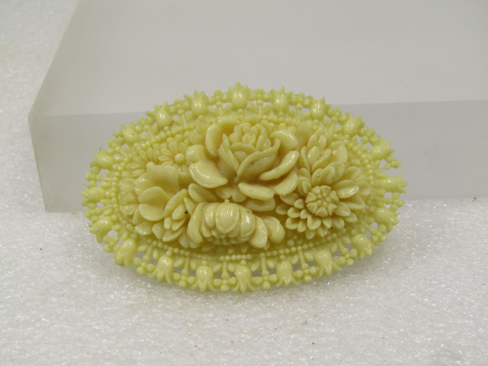 Vintage White Celluloid Floral Brooch, Japan, 1930's-1950's, C-Clasp - 3