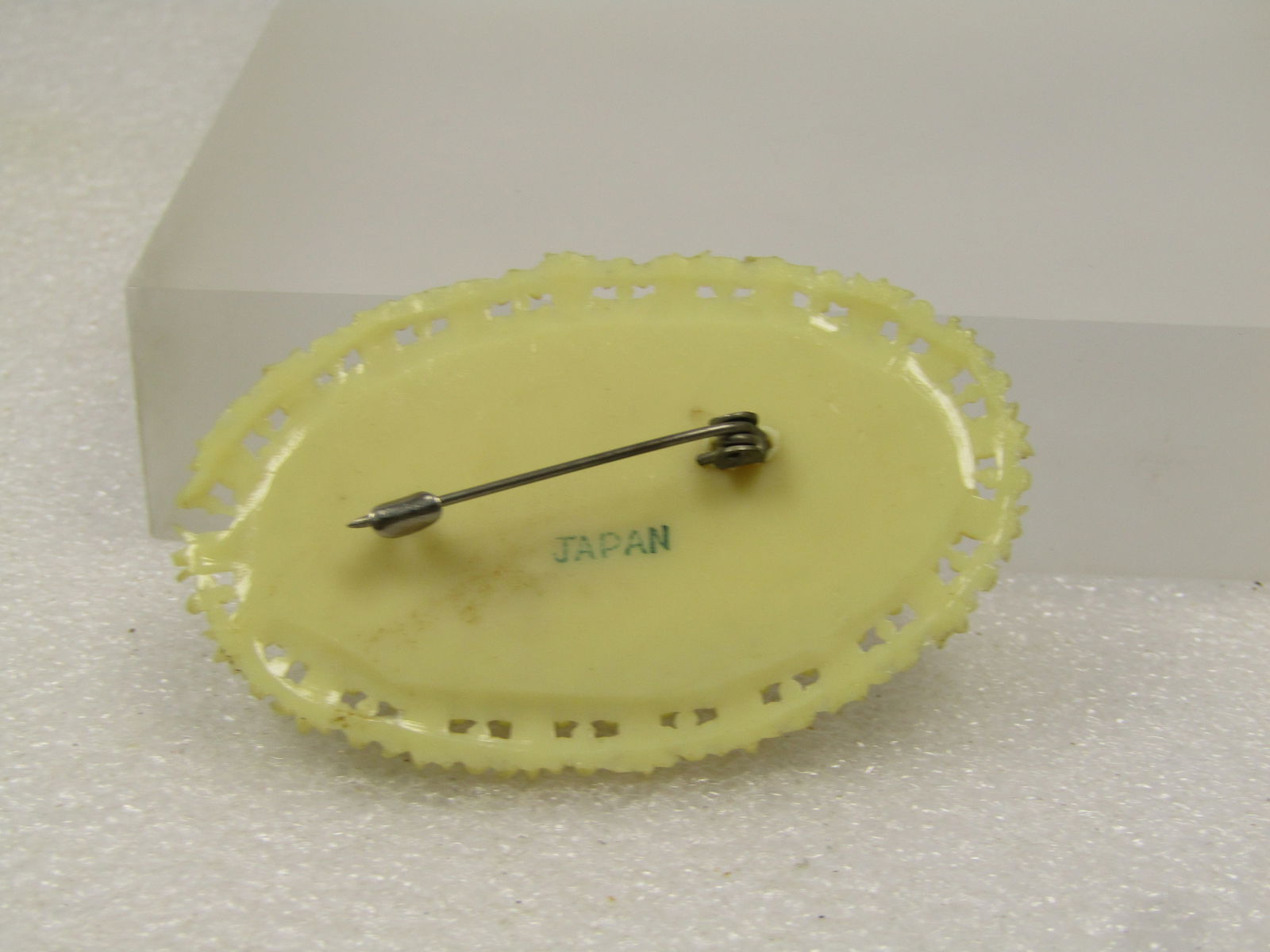 Vintage White Celluloid Floral Brooch, Japan, 1930's-1950's, C-Clasp - 4