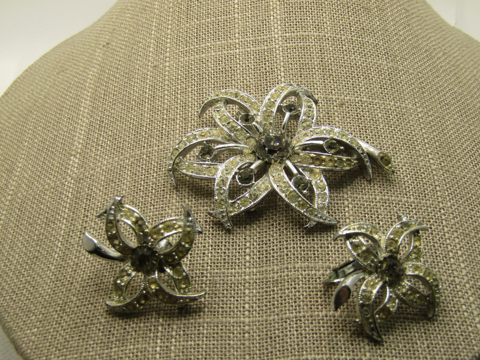 Vintage Sarah Coventry Rhinestone FLoral Earrings & Necklace Set, 24" - 3