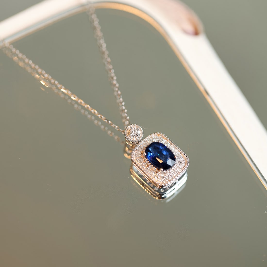 18K Gold Sapphire Pendant - 4