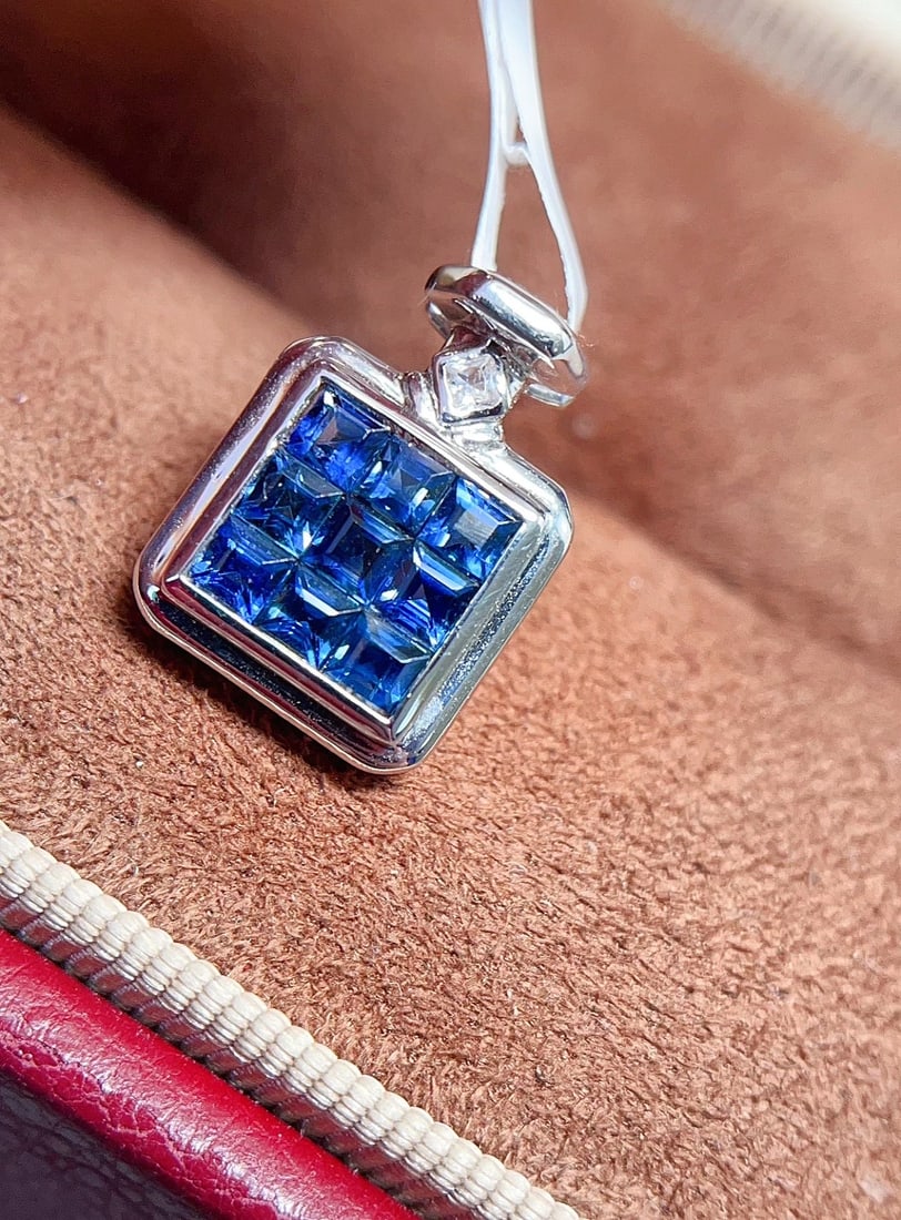 18K Gold Sapphire Pendant - 3