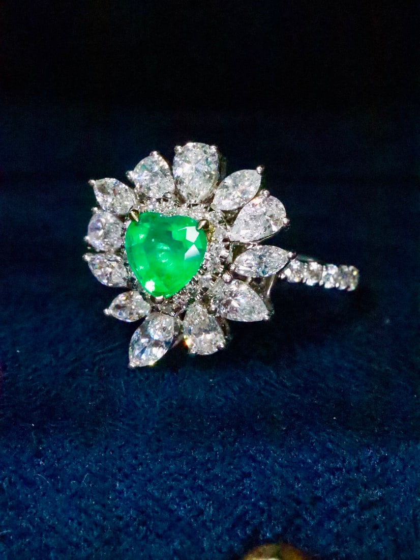 18K Gold Emerald Ring - 2