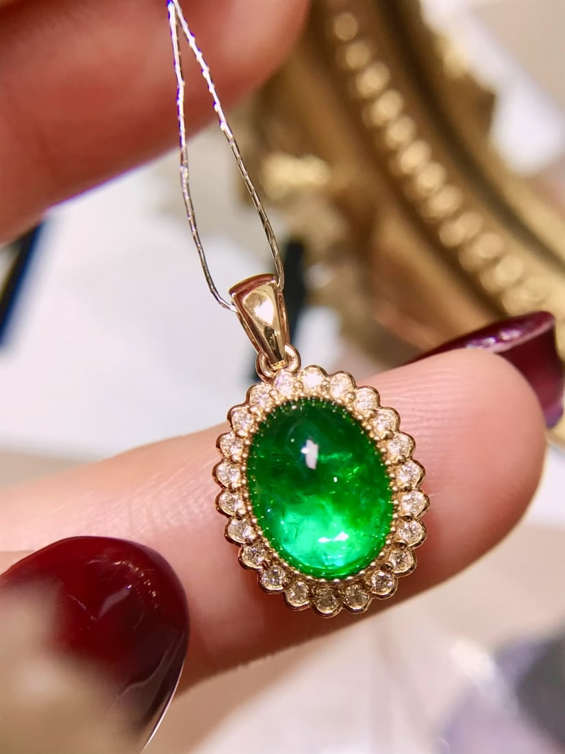 18K Gold Emerald Pendant - 4