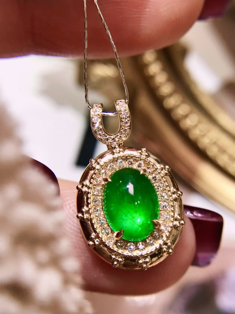 18K Gold Emerald Pendant - 2