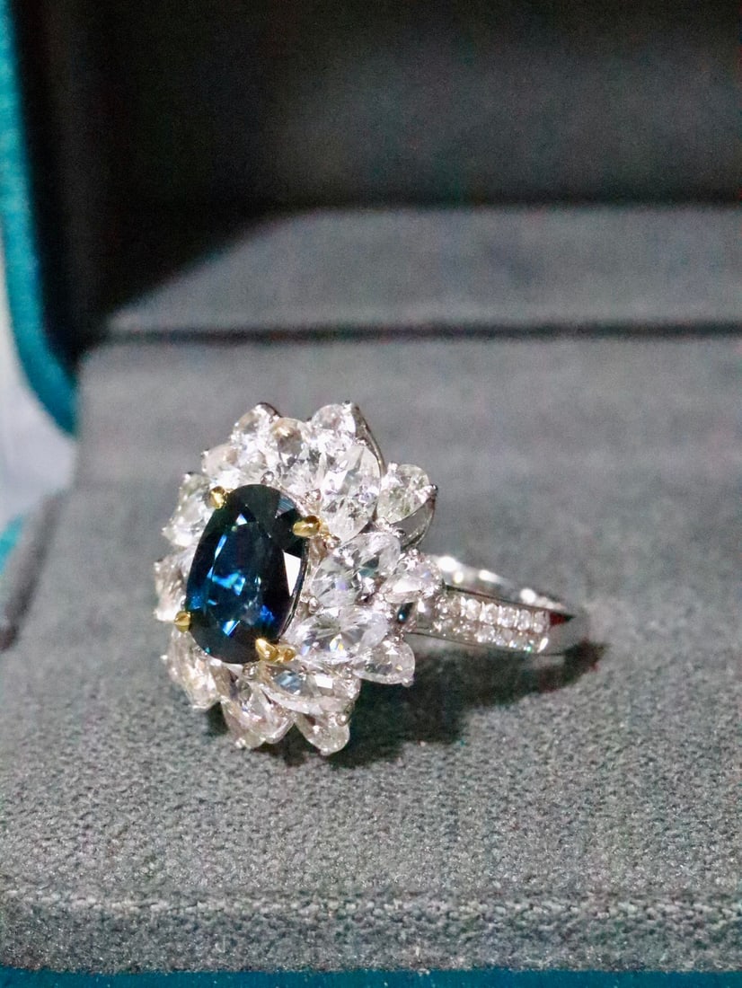 18K Gold Sapphire Ring - 2