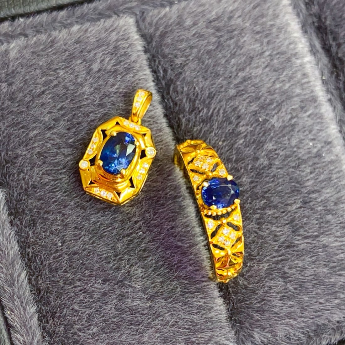 18K Gold Sapphire Set - 2
