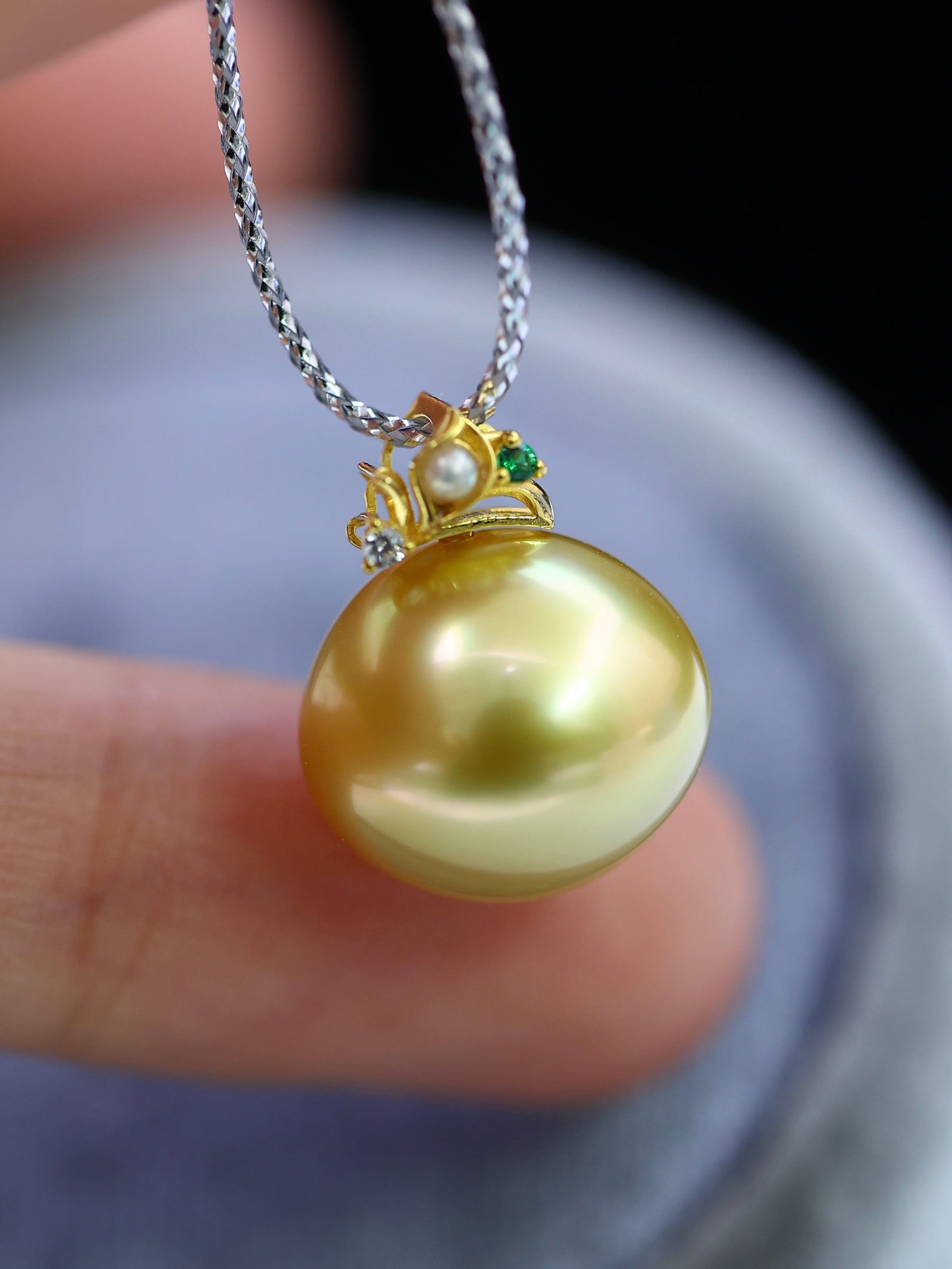 18K Gold Jade Bead Pendant - 4