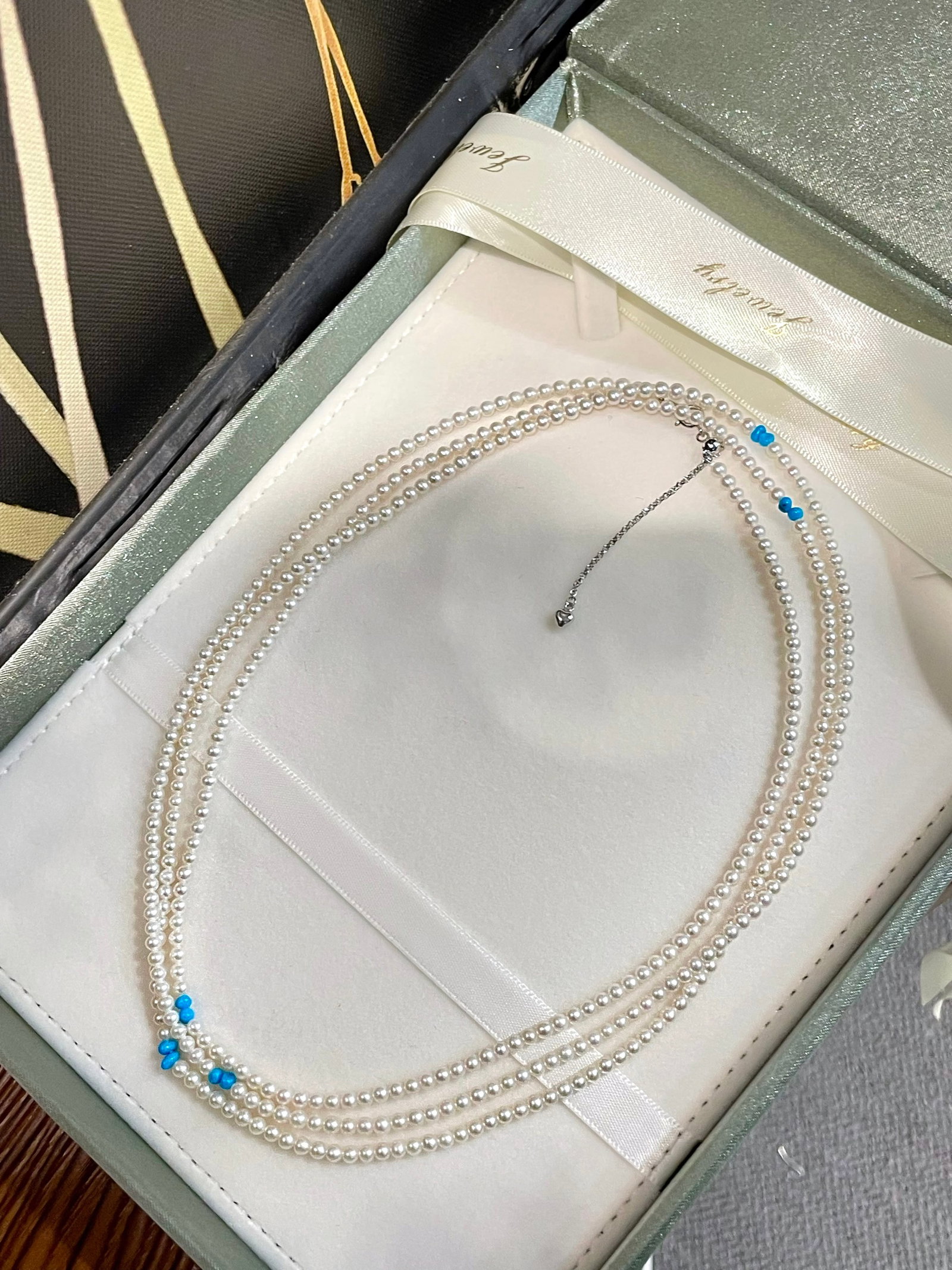 Aurora Freshwater Pearl Necklace: Title: Aurora Freshwater Pearl Necklace Description: This Aurora Freshwater Pearl Necklace is a versatile and elegant piece that effortlessly enhances your daily style. Crafted with basic round pearls