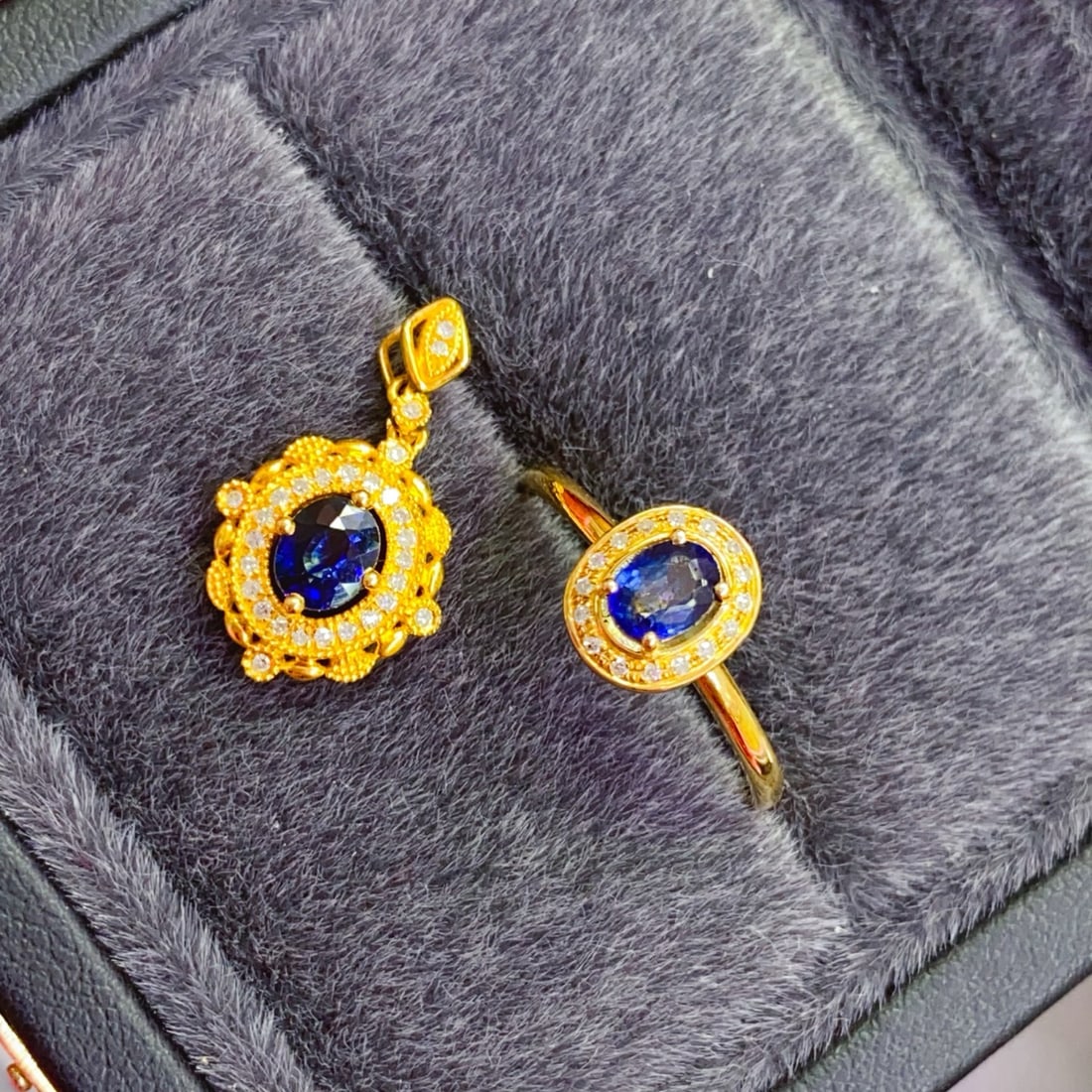 18K Gold Sapphire Set - 2