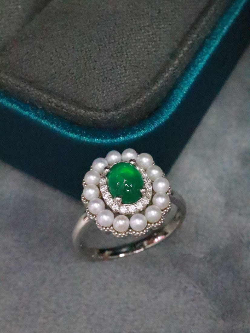 18K Gold Emerald Ring - 4