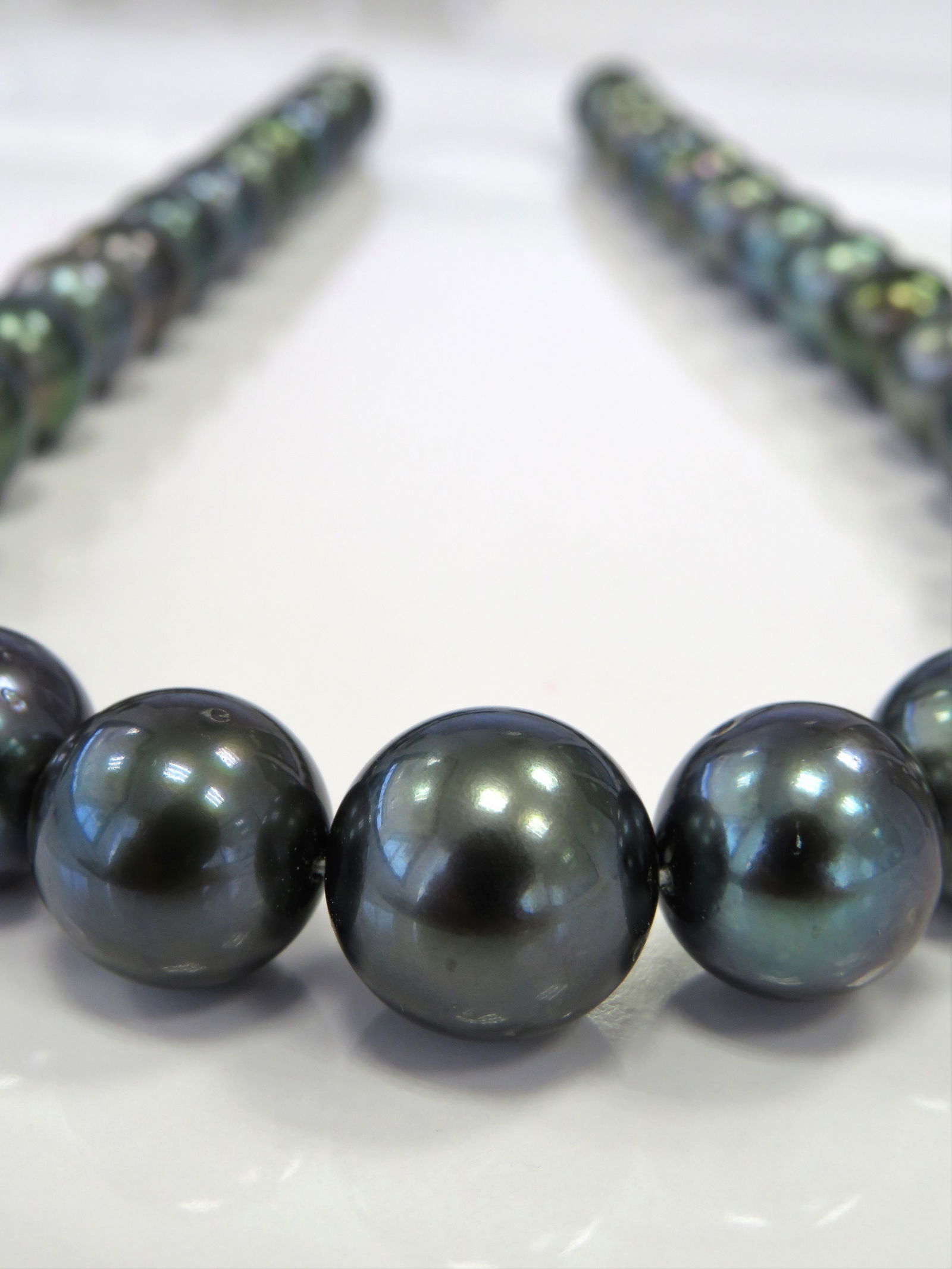 12-15mm Round Peacock Green Tahitian Pearl Necklace Strand - 2