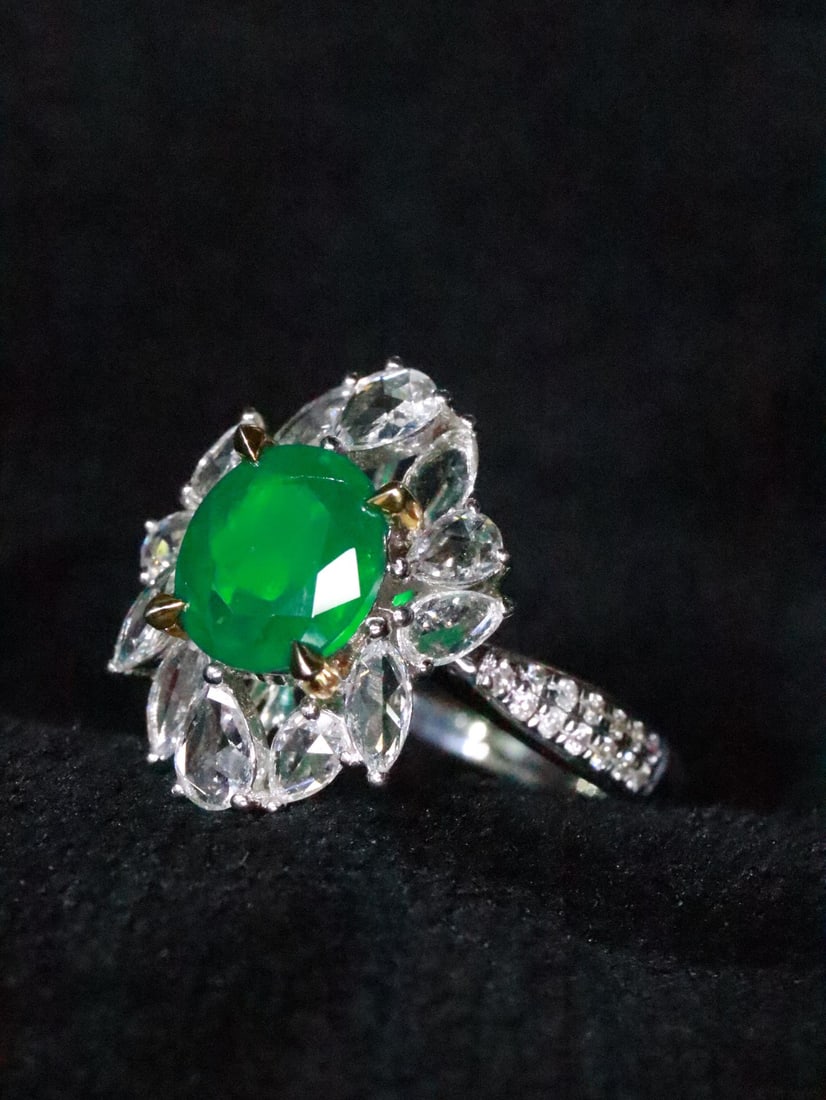 18K Gold Emerald Ring - 2