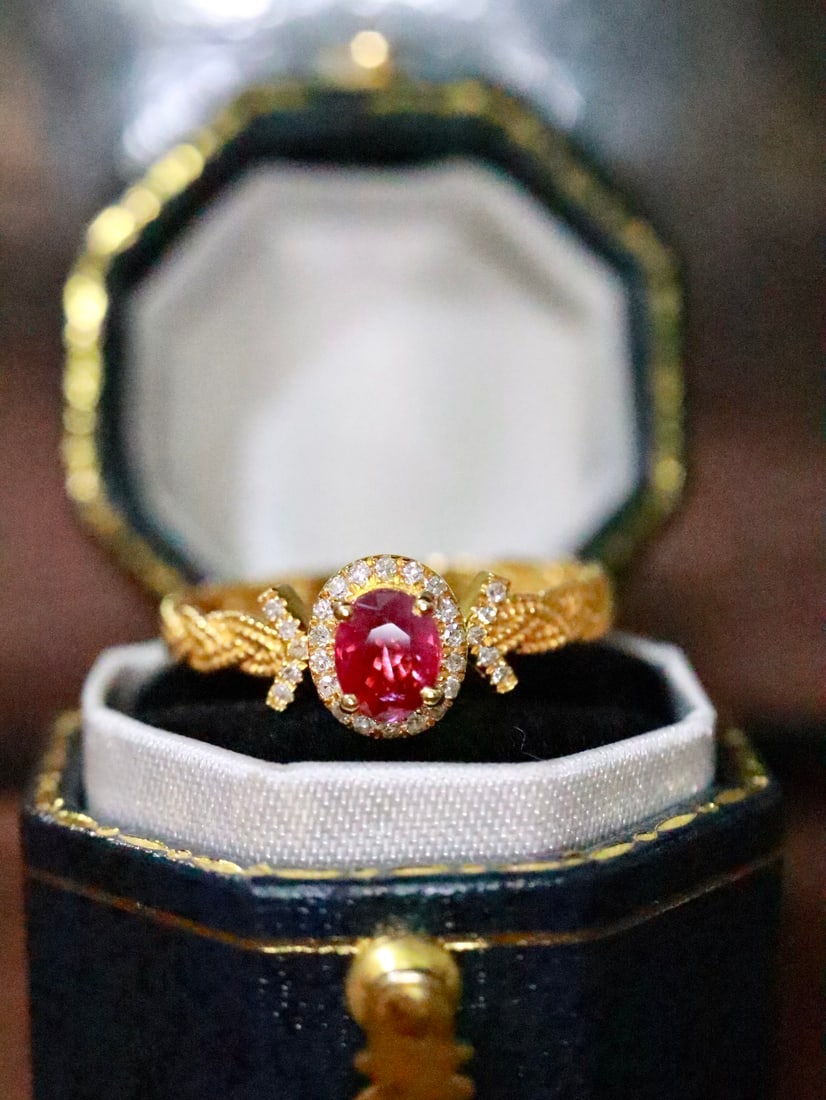 18K Gold Ruby Ring (1 of 6)