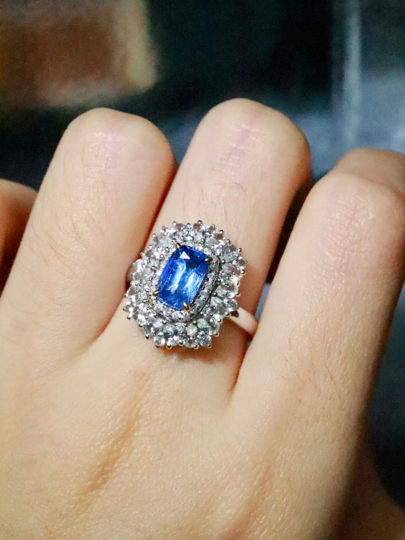 18K Gold Blue Sapphire Ring - 6