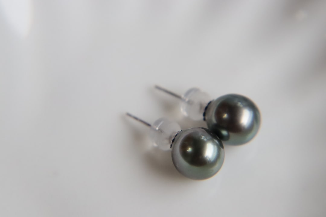 18K Gold Tahitian Pearl Earrings - 5