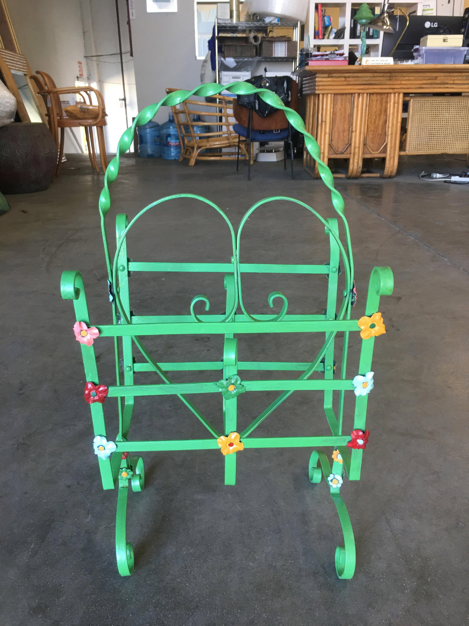 Wrought Iron Heart Floral Accent Magazine Stand - 3