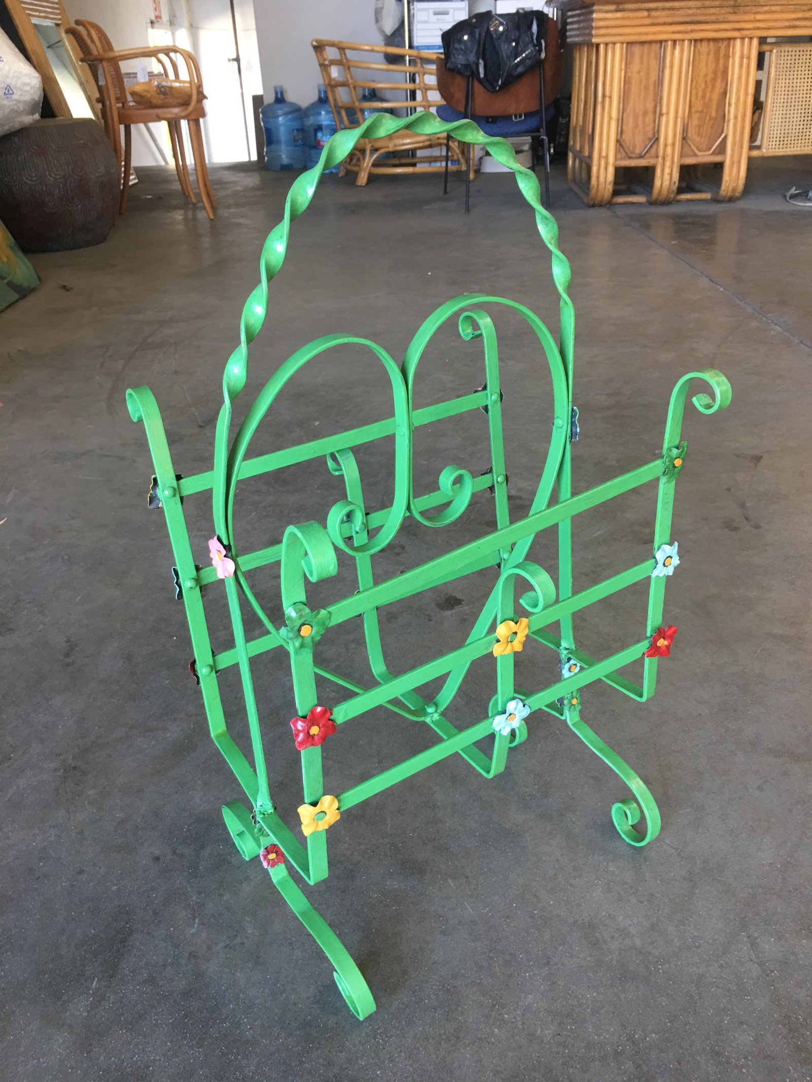 Wrought Iron Heart Floral Accent Magazine Stand - 6