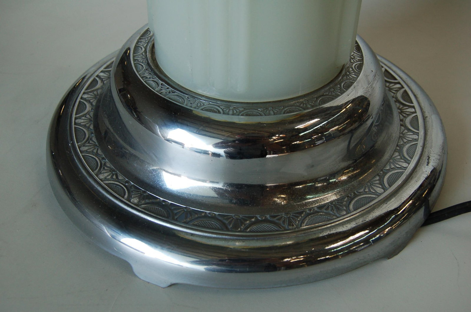 Art Deco Agate Glass and Chrome Lightup Illuminating Side Table - 3