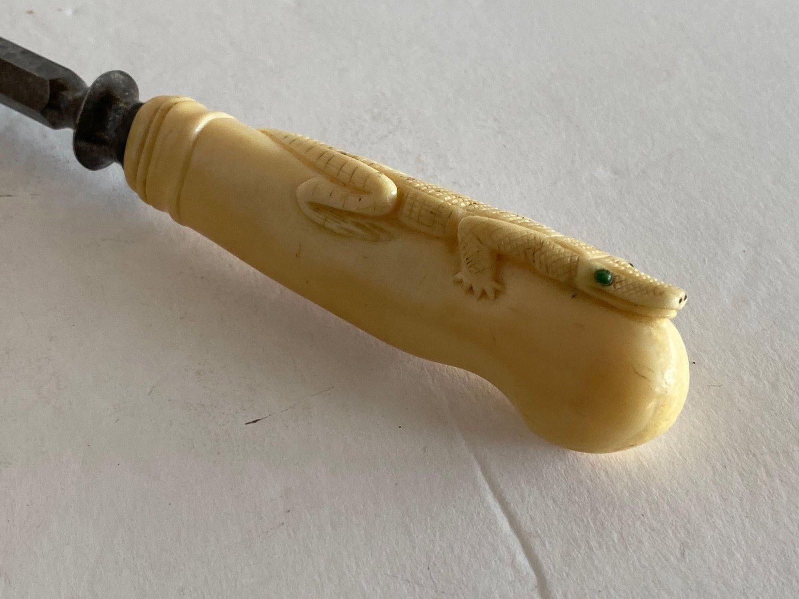 19th Century Hand-Carved Bone Alligator Handled Culinary Carving Set - 4