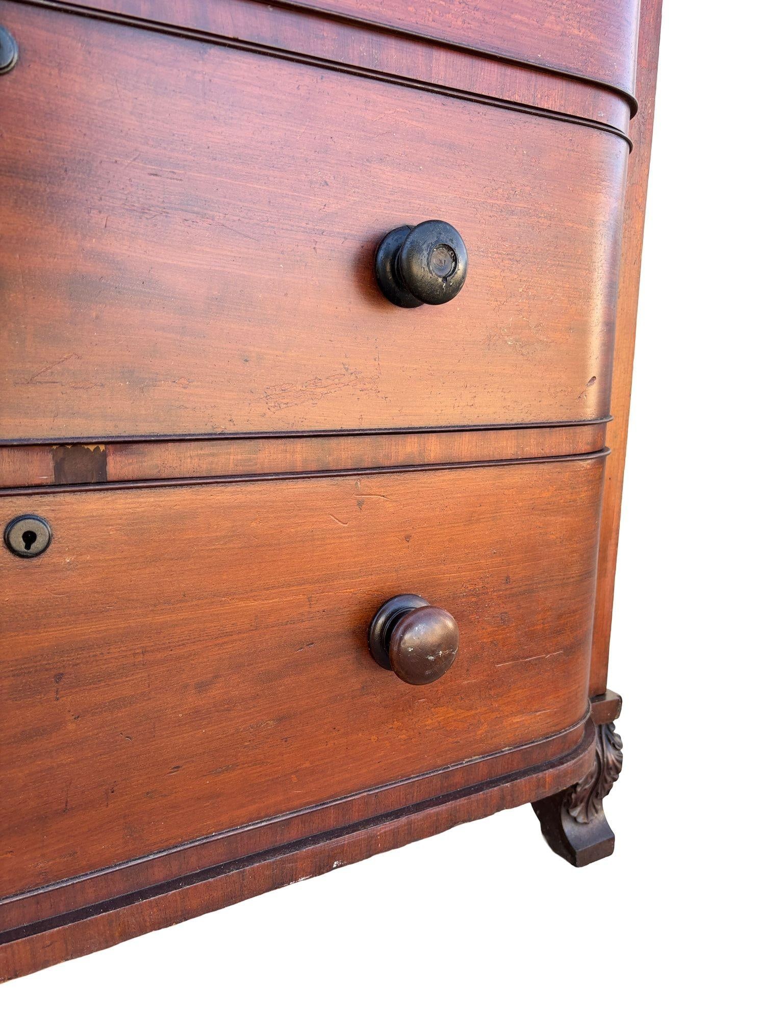 Late 19th Century Victorian Queen Anne Lowboy Dresser with Sculpted Front - 12