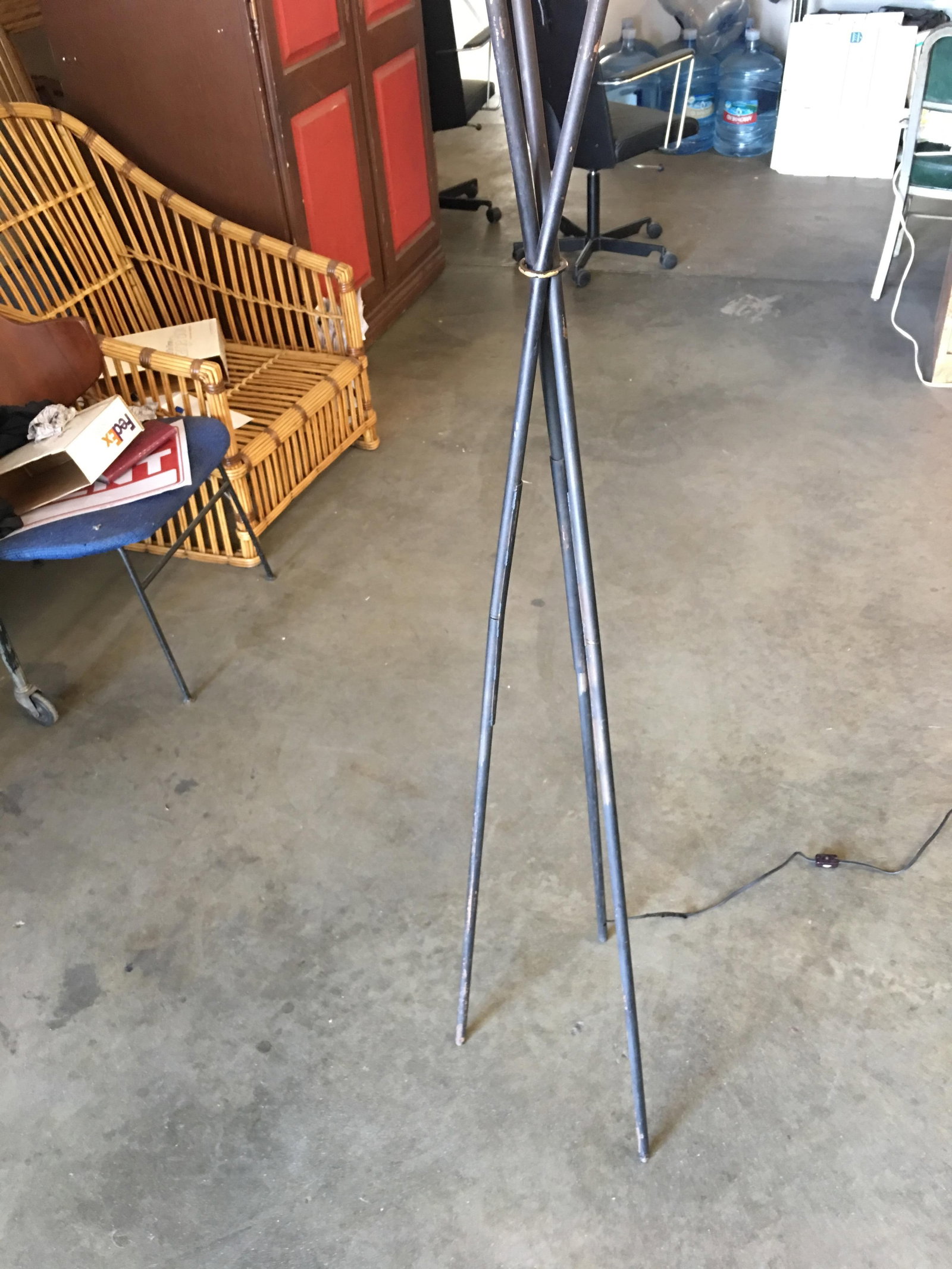 Midcentury Black Thin Iron Rod Tripod Floor Lamp - 16