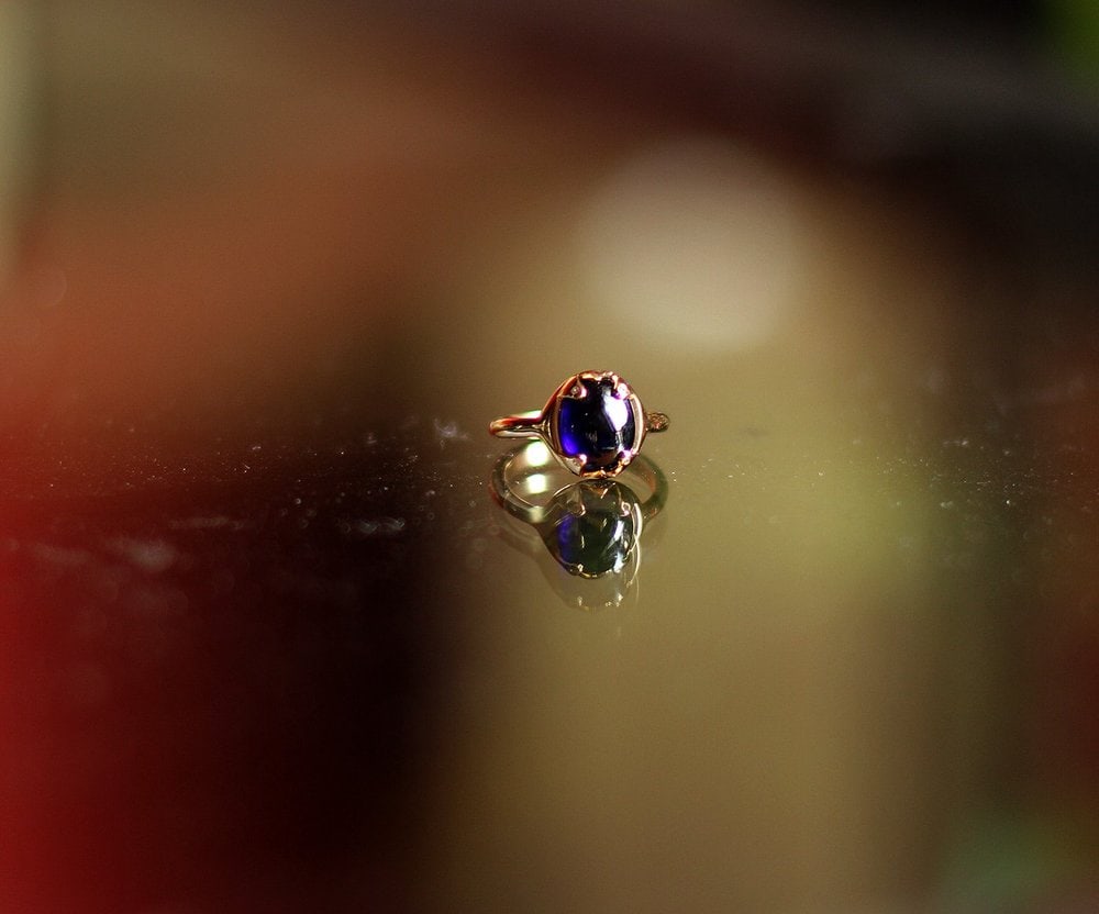 Eighteen Karat Yellow Gold Three Carats Sapphire Ring with Diamonds - 10