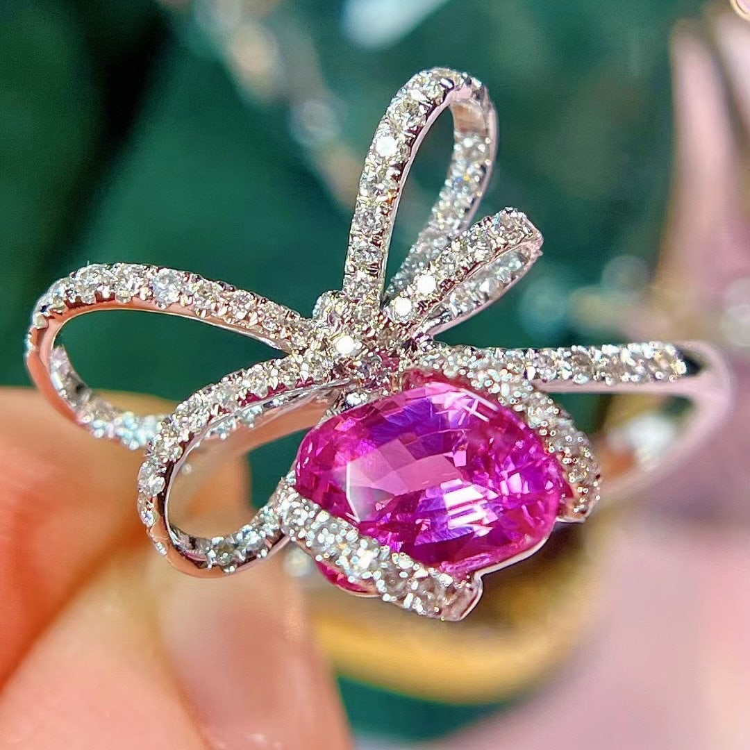 14K GOLD 1.92 CTW NATURAL SAPPHIRE & DIAMOND RING: Title:14K GOLD 1.92 CTW NATURAL SAPPHIRE & DIAMOND RING Description:Ref:230528598Gold Content:14K GoldRing Size:7.25USMain Gemstone:SapphireNumber of stones:1Shape:CushionCarat Weight:1.5ct Color:Pink