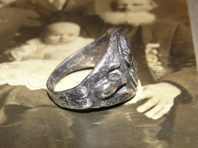 Antiqued Sterling Silver World War II 2 United States Oval Army Ring - 4